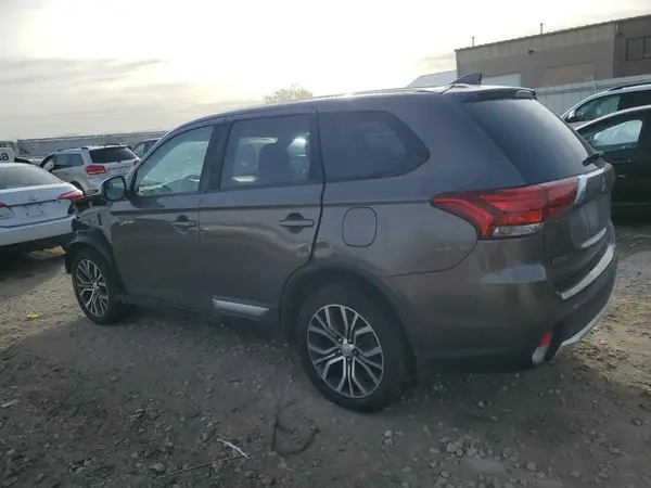 JA4AZ3A39HZ066553 2017 MITSUBISHI OUTLANDER - Image 2