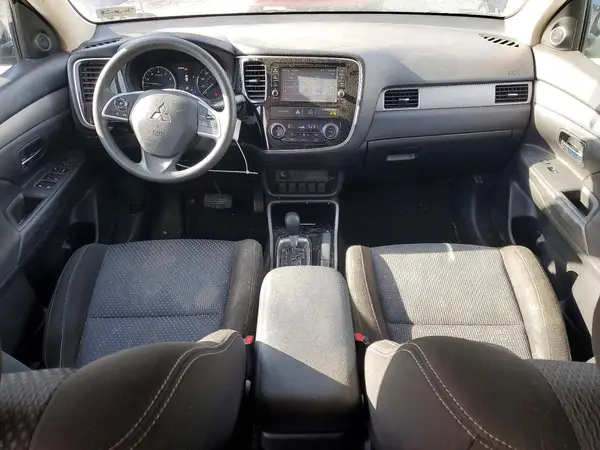 JA4AZ3A39JJ000945 2018 MITSUBISHI OUTLANDER - Image 8