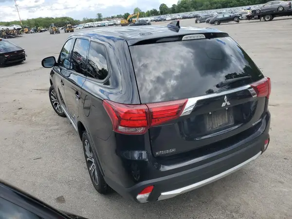 JA4AZ3A39JJ001870 2018 MITSUBISHI OUTLANDER - Image 2