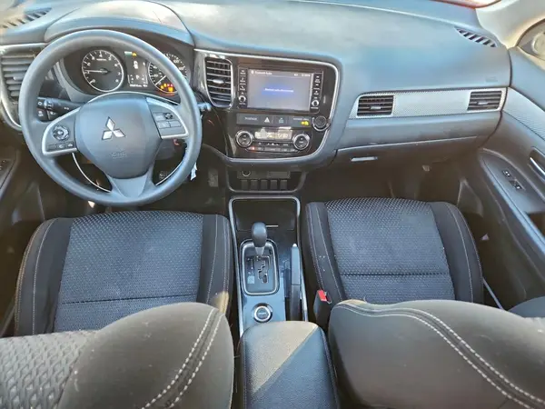 JA4AZ3A39JJ002193 2018 MITSUBISHI OUTLANDER - Image 8