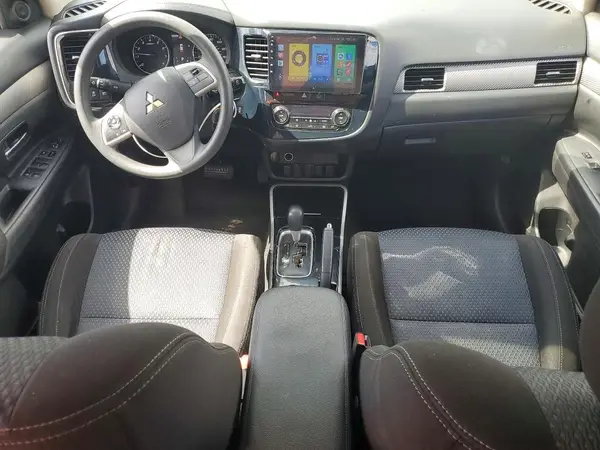 JA4AZ3A39JJ004560 2018 MITSUBISHI OUTLANDER - Image 8