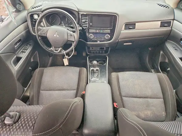 JA4AZ3A39JJ004591 2018 MITSUBISHI OUTLANDER - Image 8