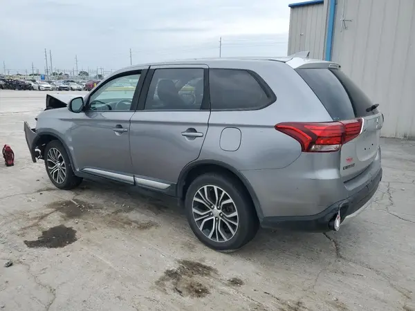 JA4AZ3A39JJ004963 2018 MITSUBISHI OUTLANDER - Image 2