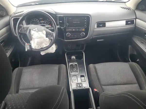 JA4AZ3A39JJ005904 2018 MITSUBISHI OUTLANDER - Image 8