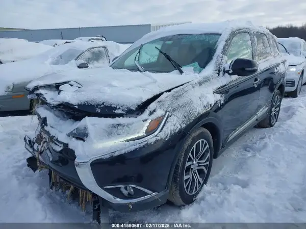 JA4AZ3A39JZ005483 2018 MITSUBISHI OUTLANDER - Image 2