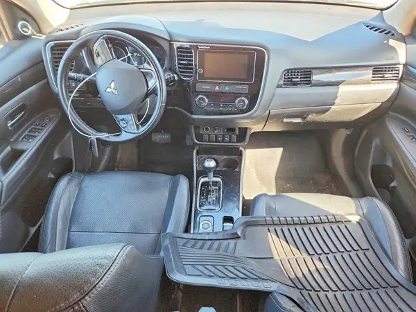 JA4AZ3A39JZ006360 2018 MITSUBISHI OUTLANDER - Image 8