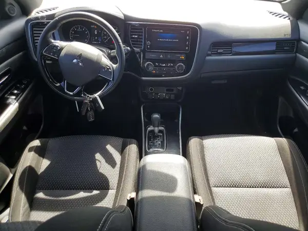 JA4AZ3A39JZ031226 2018 MITSUBISHI OUTLANDER - Image 8