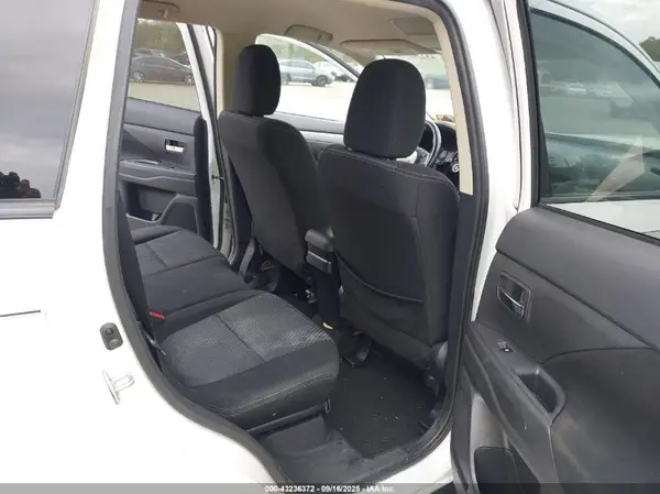 JA4AZ3A39JZ034210 2018 MITSUBISHI OUTLANDER - Image 8