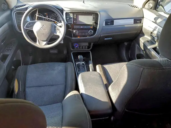 JA4AZ3A39JZ035115 2018 MITSUBISHI OUTLANDER - Image 8