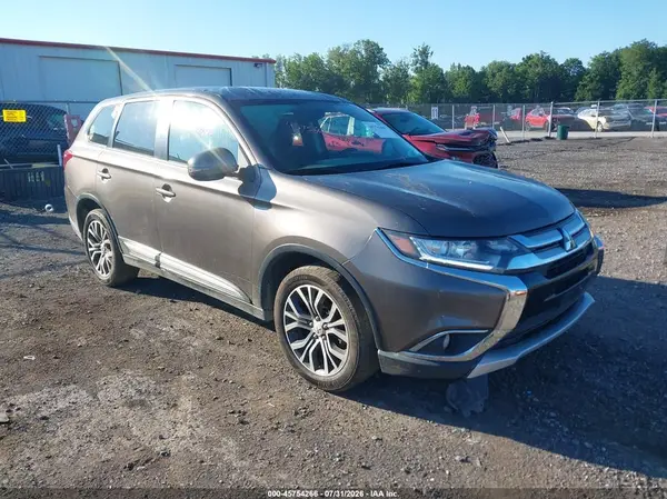 JA4AZ3A39JZ035132 2018 MITSUBISHI OUTLANDER - Image 1