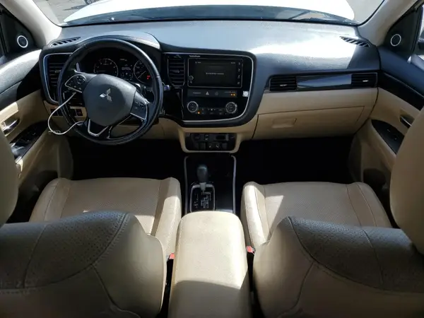 JA4AZ3A39JZ037138 2018 MITSUBISHI OUTLANDER - Image 8