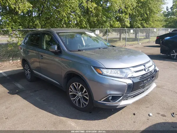 JA4AZ3A39JZ040038 2018 MITSUBISHI OUTLANDER - Image 1