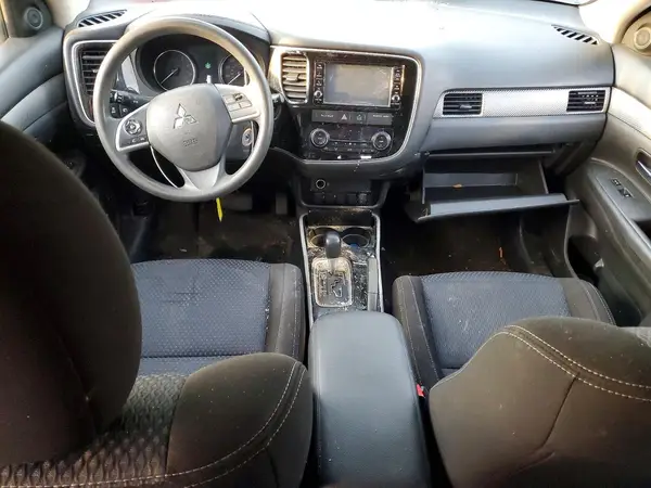 JA4AZ3A39JZ044140 2018 MITSUBISHI OUTLANDER - Image 8
