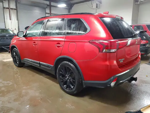 JA4AZ3A39JZ046003 2018 MITSUBISHI OUTLANDER - Image 2