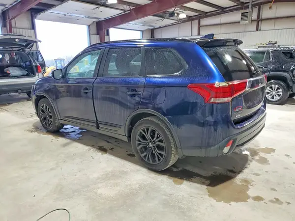 JA4AZ3A39JZ049094 2018 MITSUBISHI OUTLANDER - Image 2