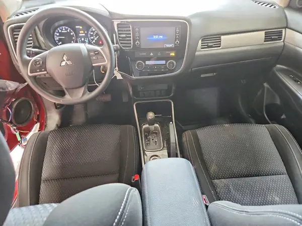JA4AZ3A39JZ053467 2018 MITSUBISHI OUTLANDER - Image 8