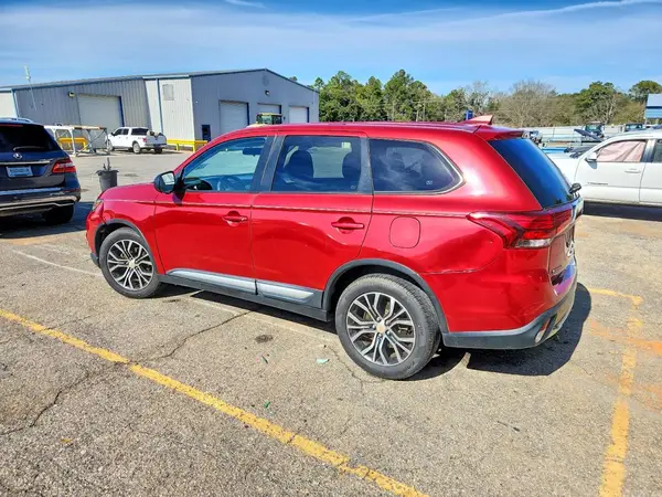 JA4AZ3A39JZ056577 2018 MITSUBISHI OUTLANDER - Image 2