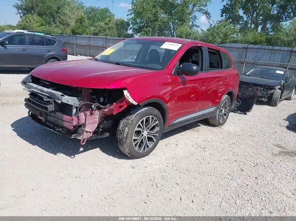 JA4AZ3A39JZ056630 2018 MITSUBISHI OUTLANDER - Image 2