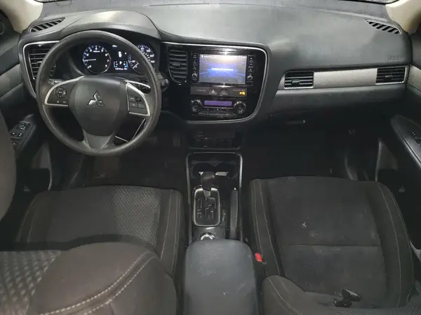 JA4AZ3A39JZ062511 2018 MITSUBISHI OUTLANDER - Image 8