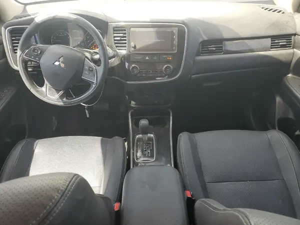 JA4AZ3A39JZ064176 2018 MITSUBISHI OUTLANDER - Image 8