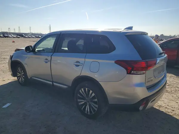 JA4AZ3A39KJ001871 2019 MITSUBISHI OUTLANDER - Image 2