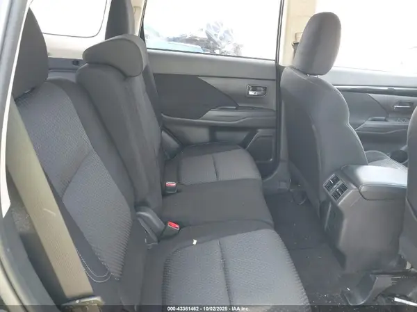 JA4AZ3A39KZ005405 2019 MITSUBISHI OUTLANDER - Image 8