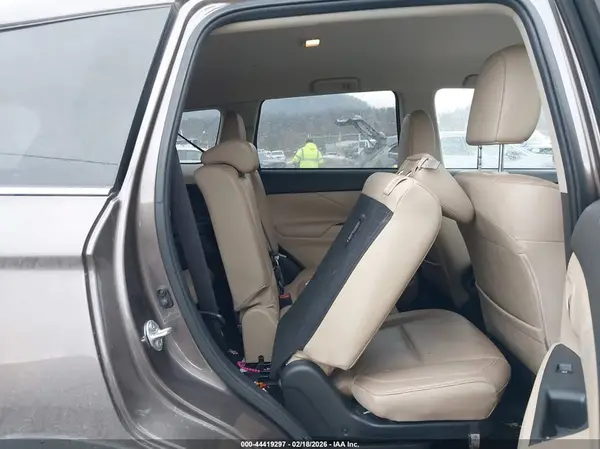 JA4AZ3A39KZ006473 2019 MITSUBISHI OUTLANDER - Image 8