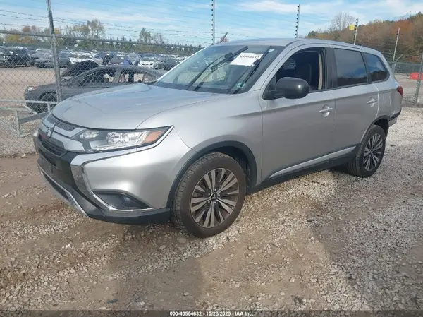 JA4AZ3A39KZ007607 2019 MITSUBISHI OUTLANDER - Image 2