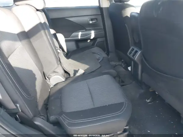 JA4AZ3A39KZ016761 2019 MITSUBISHI OUTLANDER - Image 8