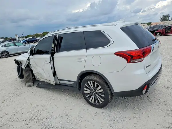 JA4AZ3A39KZ039246 2019 MITSUBISHI OUTLANDER - Image 2