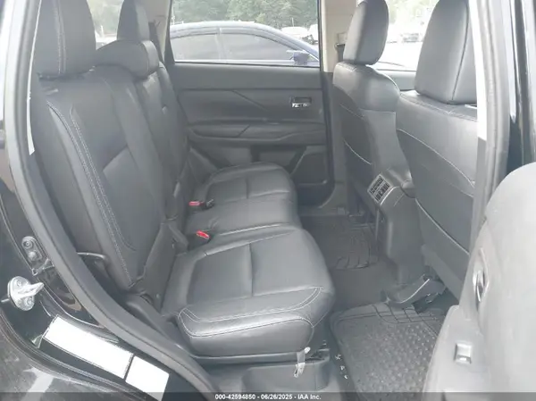 JA4AZ3A39KZ039635 2019 MITSUBISHI OUTLANDER - Image 8