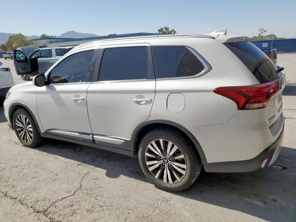 JA4AZ3A39KZ041109 2019 MITSUBISHI OUTLANDER - Image 2
