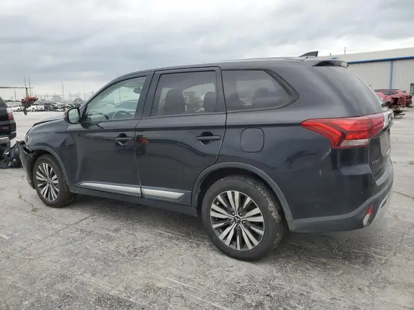 JA4AZ3A39KZ042549 2019 MITSUBISHI OUTLANDER - Image 2