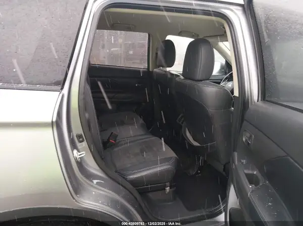 JA4AZ3A39KZ043846 2019 MITSUBISHI OUTLANDER - Image 8