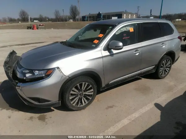 JA4AZ3A39KZ044513 2019 MITSUBISHI OUTLANDER - Image 2