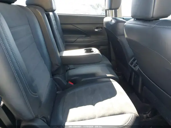 JA4AZ3A39KZ046181 2019 MITSUBISHI OUTLANDER - Image 8