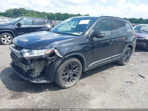 JA4AZ3A39KZ047749 2019 MITSUBISHI OUTLANDER - Image 2