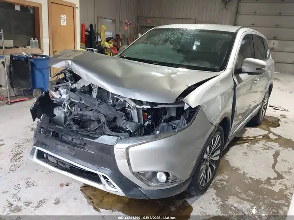 JA4AZ3A39KZ047895 2019 MITSUBISHI OUTLANDER - Image 2