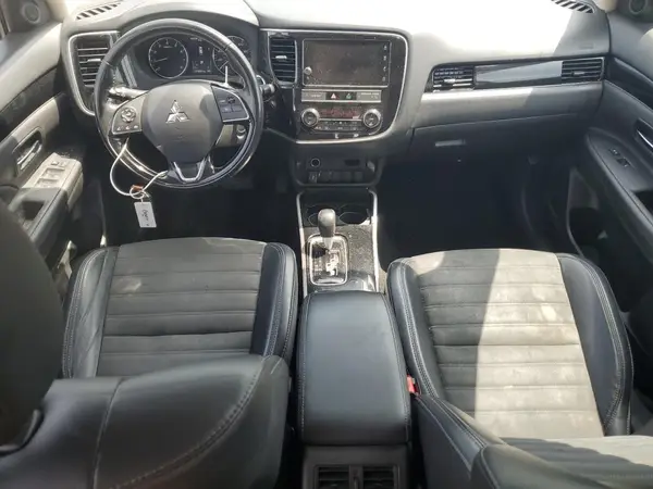 JA4AZ3A39KZ052109 2019 MITSUBISHI OUTLANDER - Image 8