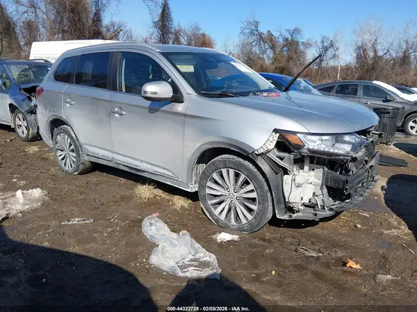 JA4AZ3A39LJ000432 2020 MITSUBISHI OUTLANDER - Image 1