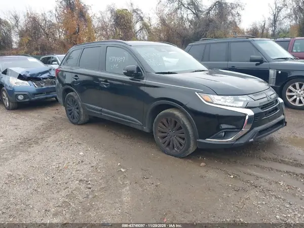 JA4AZ3A39LJ001502 2020 MITSUBISHI OUTLANDER - Image 1