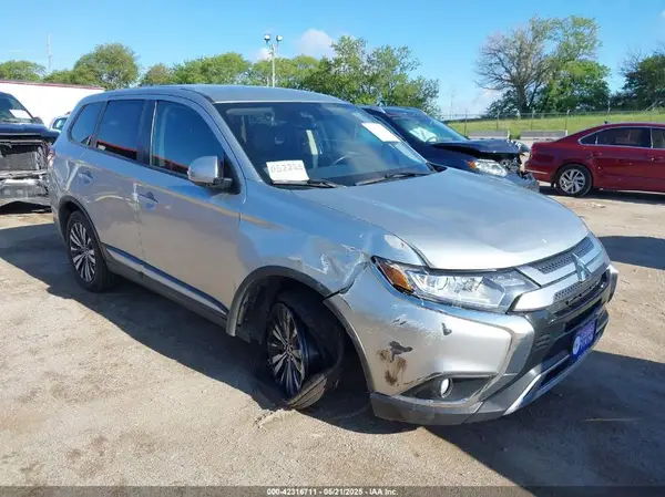JA4AZ3A39LZ006104 2020 MITSUBISHI OUTLANDER - Image 1
