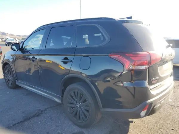 JA4AZ3A39LZ007821 2020 MITSUBISHI OUTLANDER - Image 2