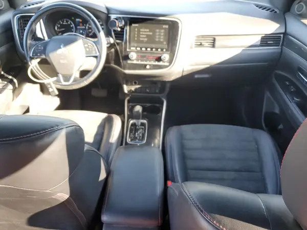 JA4AZ3A39LZ007821 2020 MITSUBISHI OUTLANDER - Image 8