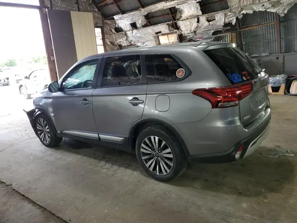 JA4AZ3A39LZ013974 2020 MITSUBISHI OUTLANDER - Image 2