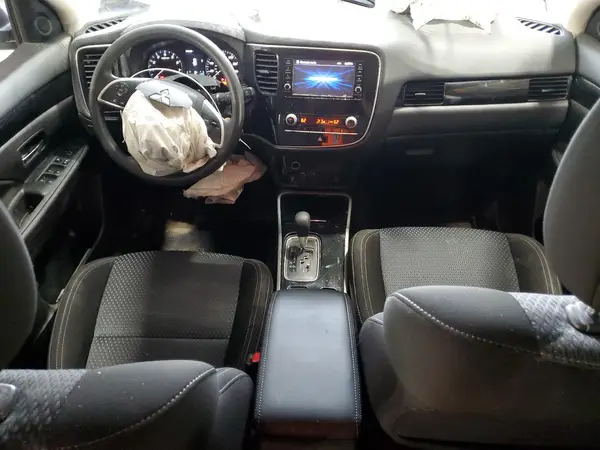 JA4AZ3A39LZ013974 2020 MITSUBISHI OUTLANDER - Image 8