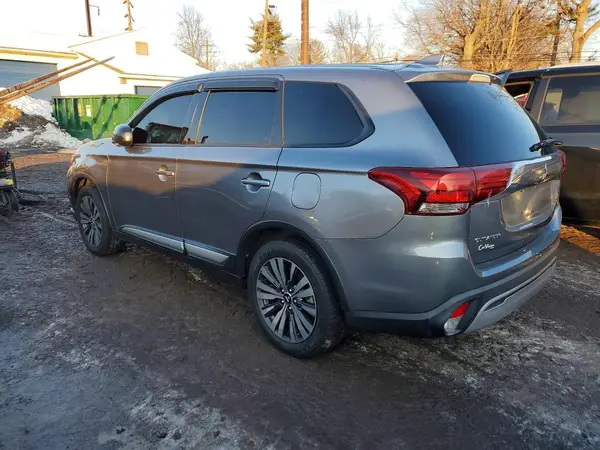JA4AZ3A39LZ016812 2020 MITSUBISHI OUTLANDER - Image 2