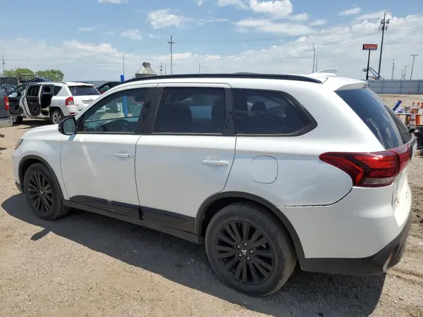 JA4AZ3A39LZ017782 2020 MITSUBISHI OUTLANDER - Image 2