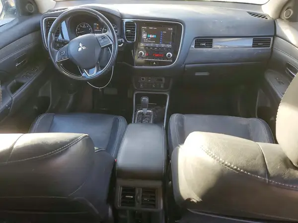 JA4AZ3A39LZ018043 2020 MITSUBISHI OUTLANDER - Image 8