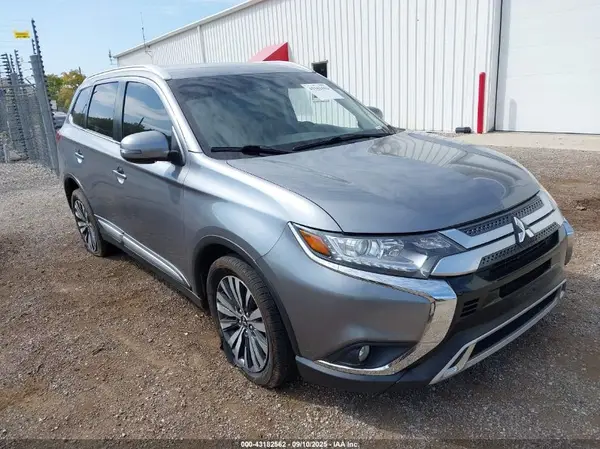 JA4AZ3A39LZ018592 2020 MITSUBISHI OUTLANDER - Image 1